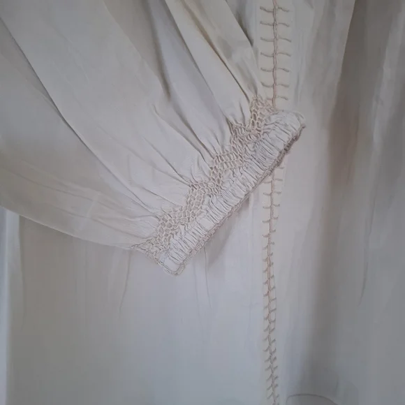 Evereve Smocked Bodice Boho Top Size Medium NWOT - Picture 4 of 11